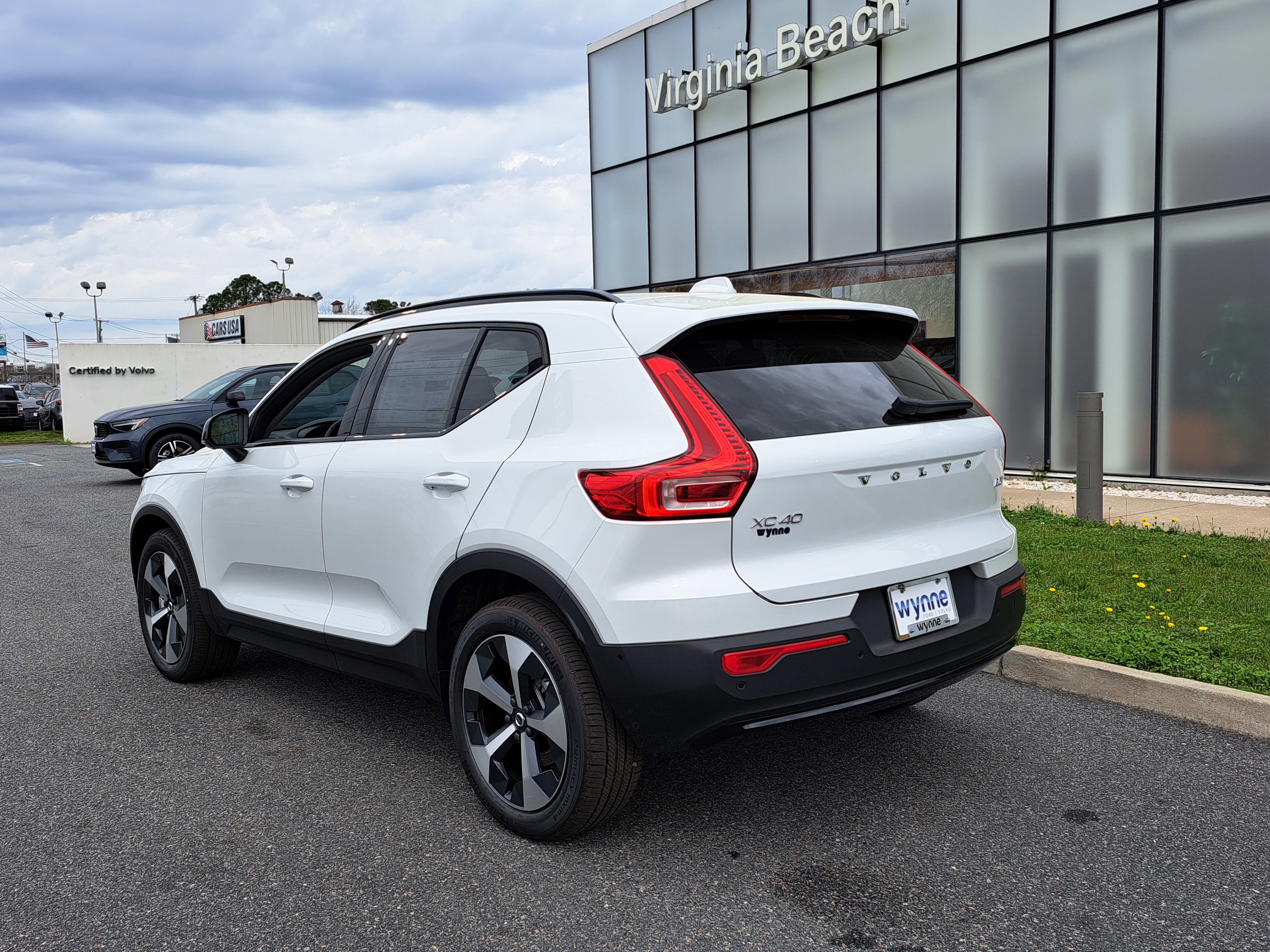 New 2026 Volvo XC40 B5 Plus w/ Protection Package Premier image 4