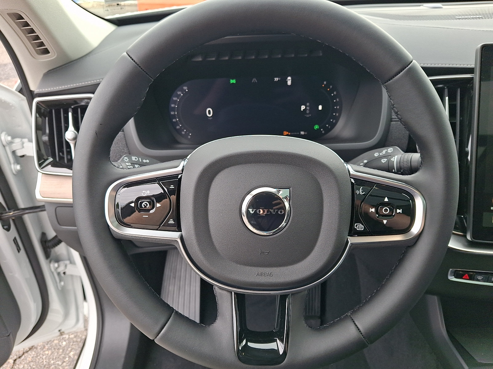 New 2027 Volvo XC90 B6 Plus AWD/4WD image 18