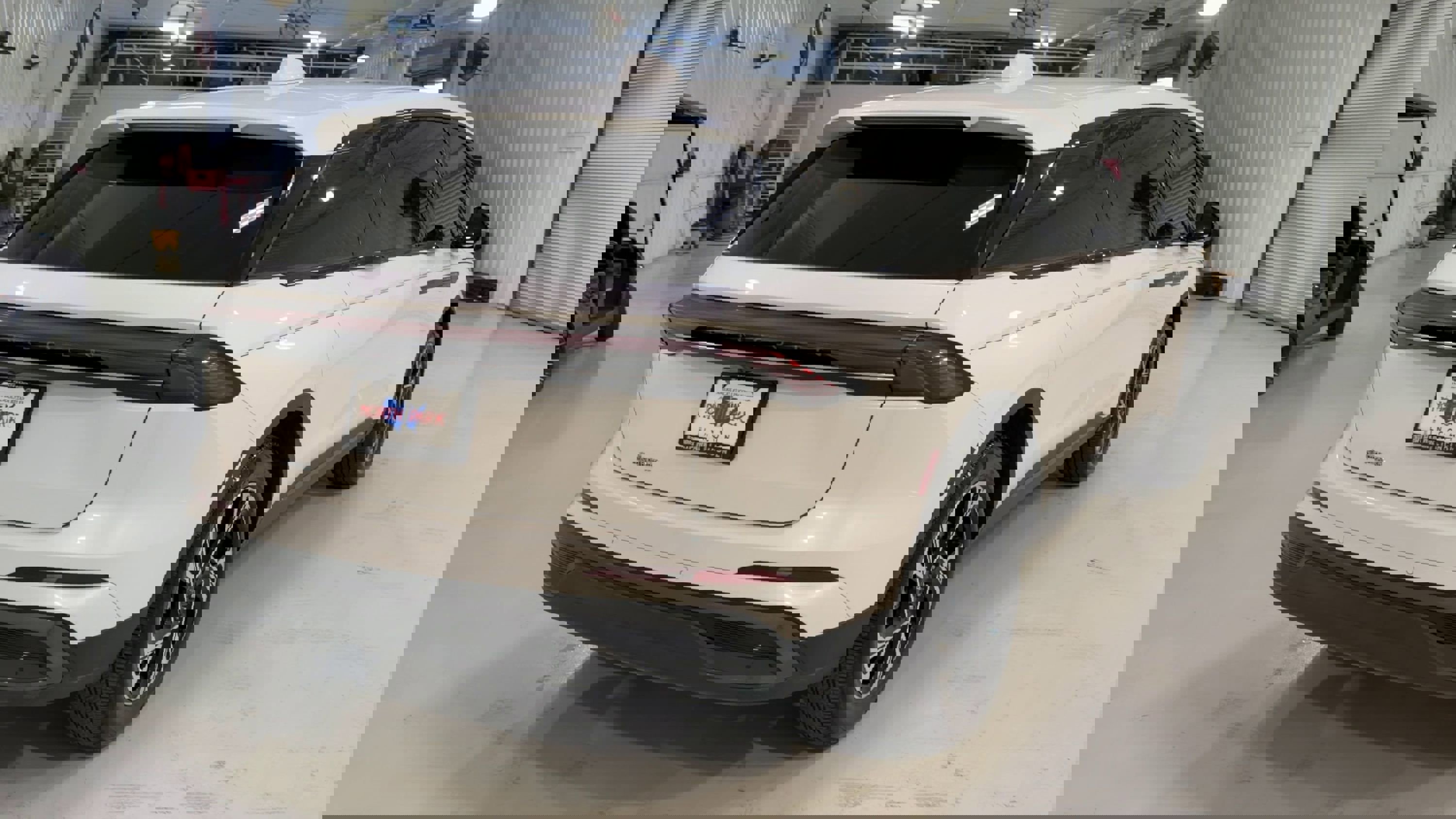 Used 2025 Lincoln Nautilus Premier w/ Jet Appearance Package image 9