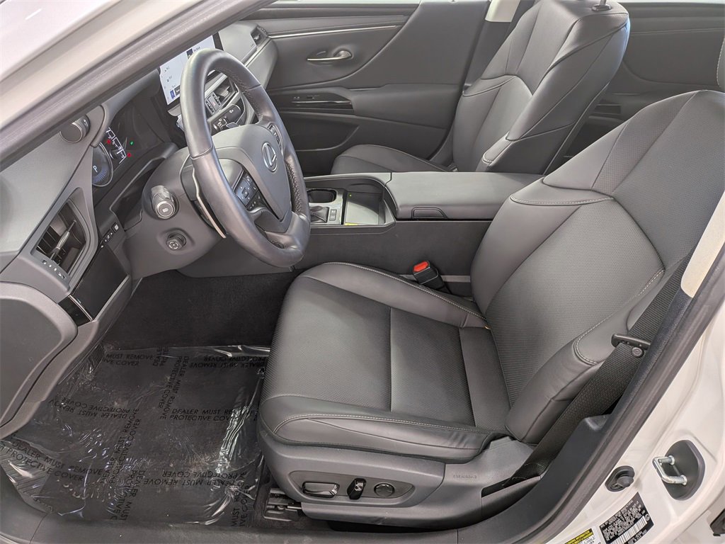 Certified 2024 Lexus ES 300h w/ Premium Package image 15