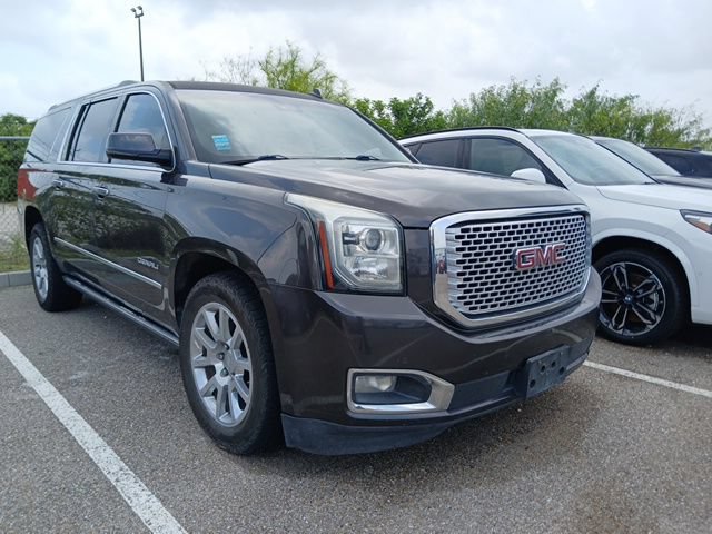 Used 2015 GMC Yukon XL Denali w/ Touring Package AWD/4WD image 1