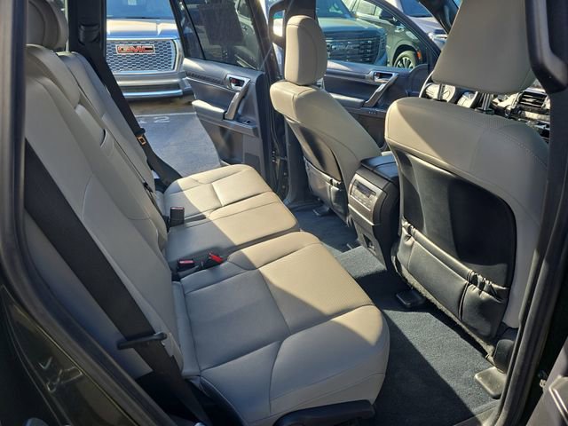 Used 2023 Lexus GX 460 w/ Black Line Special Edition AWD/4WD image 11