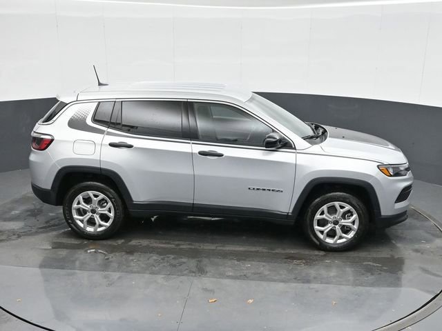Used 2025 Jeep Compass Sport w/ Mopar Graphics Package AWD/4WD image 30