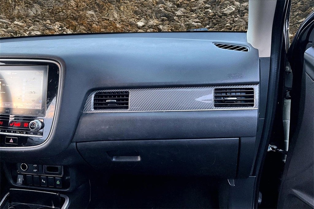 Used 2020 Mitsubishi Outlander SE image 15