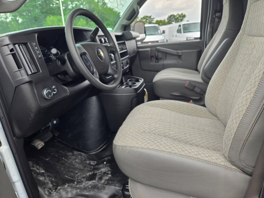 New 2026 Chevrolet Express 2500 w/ Driver Convenience Package RWD image 17