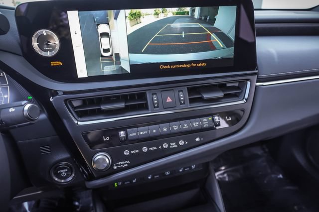 Certified 2025 Lexus ES 300h w/ Luxury Package FWD image 15