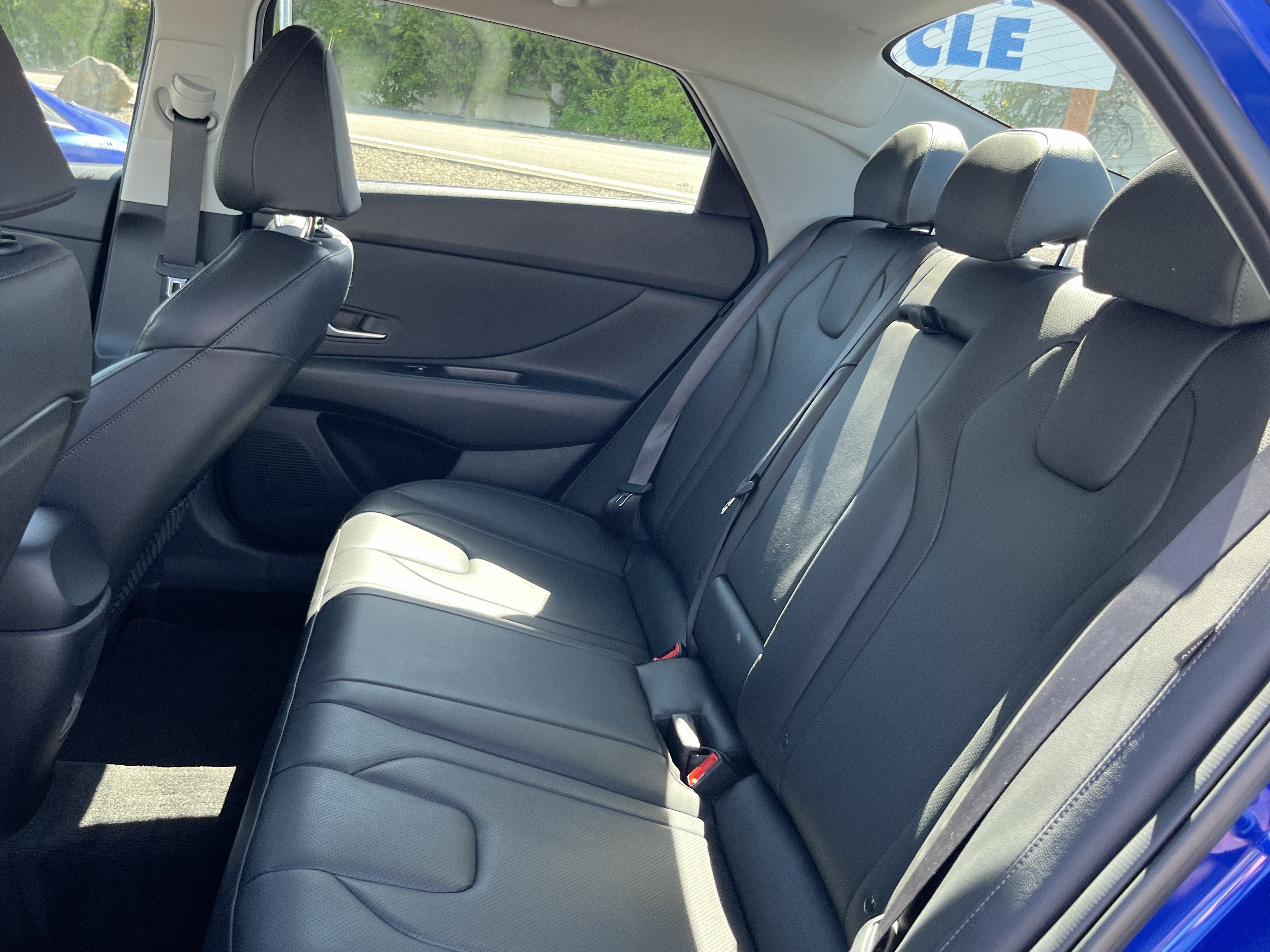 Certified 2025 Hyundai Elantra Limited FWD image 14