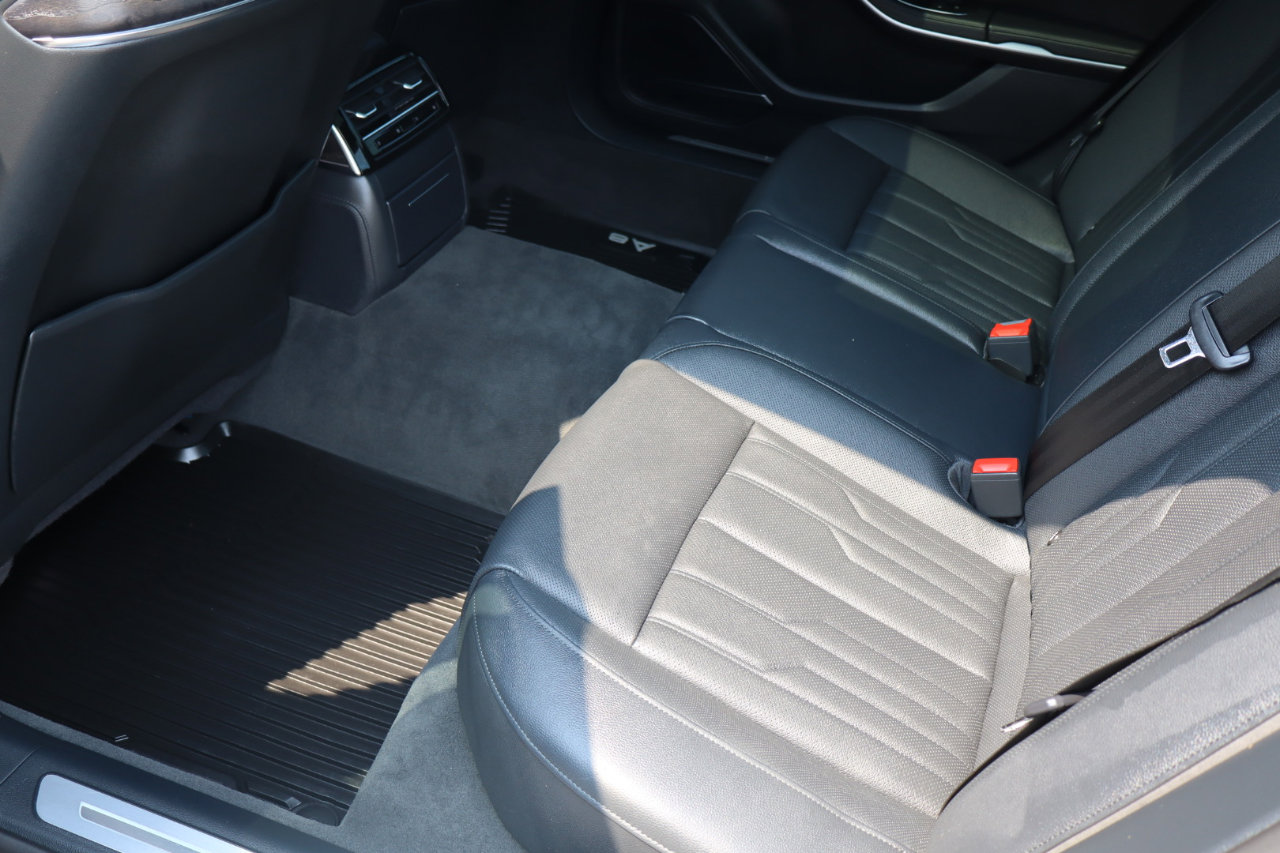 Used 2020 Audi A8 L 4.0T w/ Sport Plus Package image 14