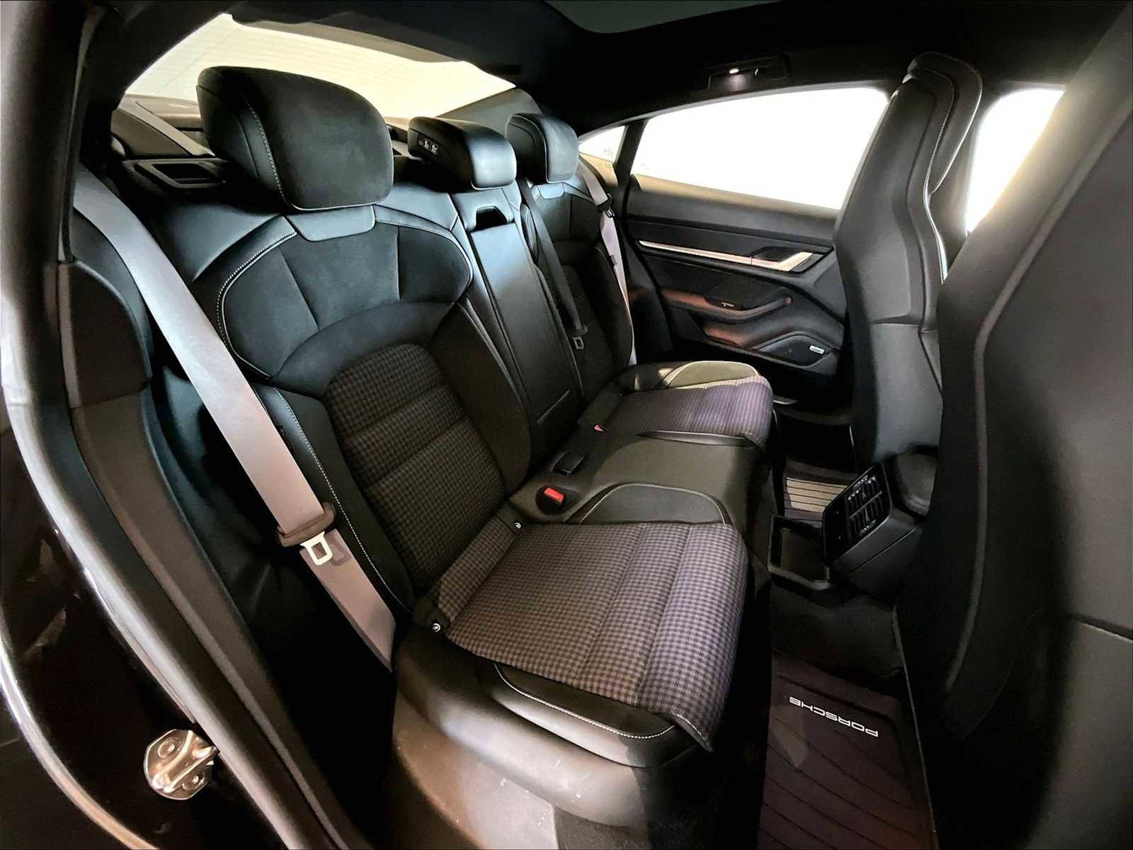 Used 2025 Porsche Taycan 4S image 30