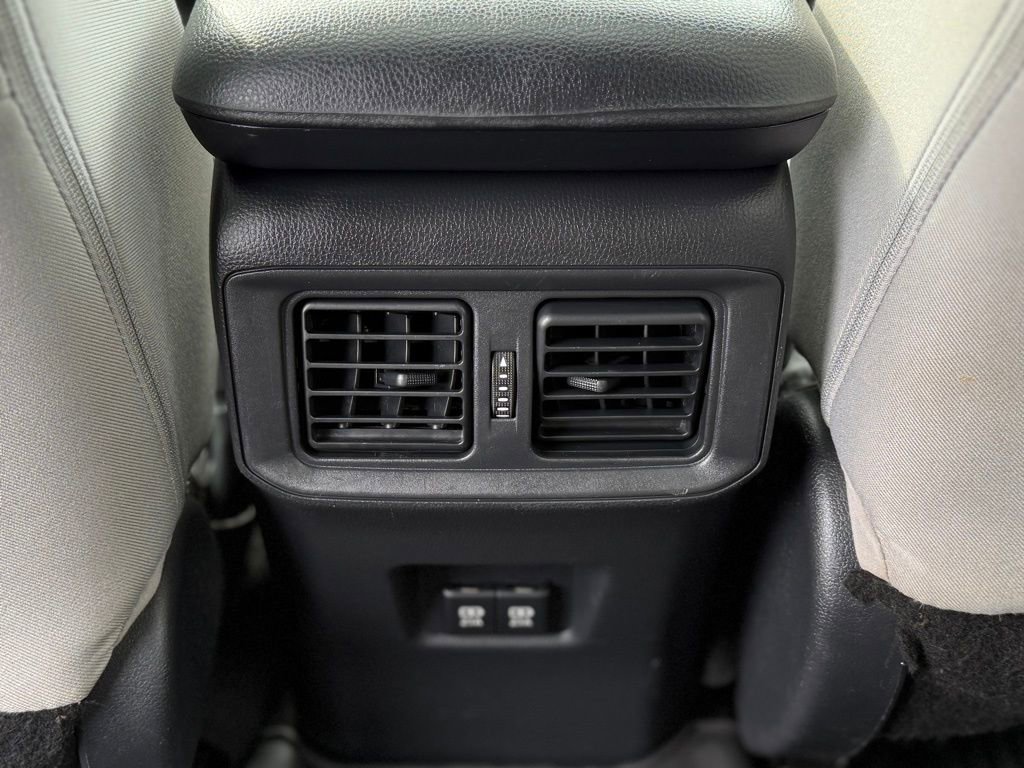 Used 2020 Toyota RAV4 XLE image 6