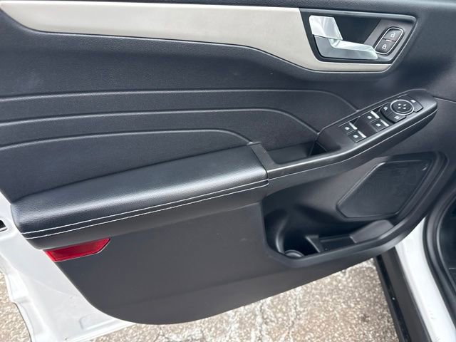 Used 2021 Ford Escape SE w/ Cold Weather Package image 12