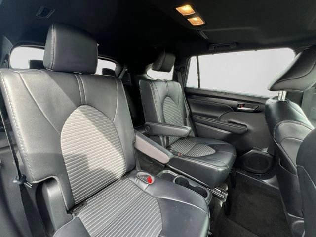 Used 2023 Toyota Highlander XSE image 26