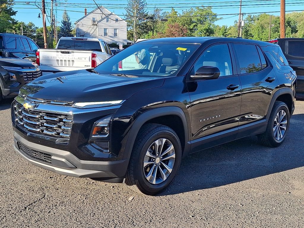 Used 2025 Chevrolet Equinox LT FWD image 3