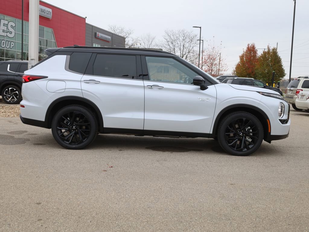 New 2025 Mitsubishi Outlander SEL Black Edition image 11