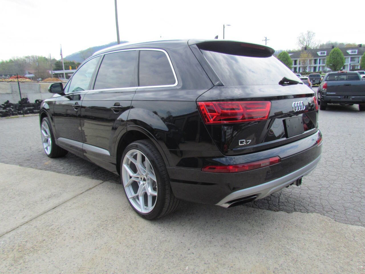 Used 2017 Audi Q7 3.0T Premium Plus image 5
