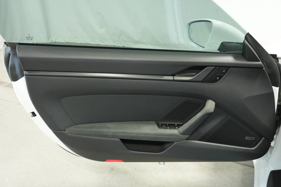 Used 2023 Porsche 911 Targa 4 GTS image 27