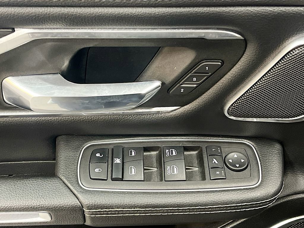 Used 2023 RAM 1500 Laramie AWD/4WD image 18