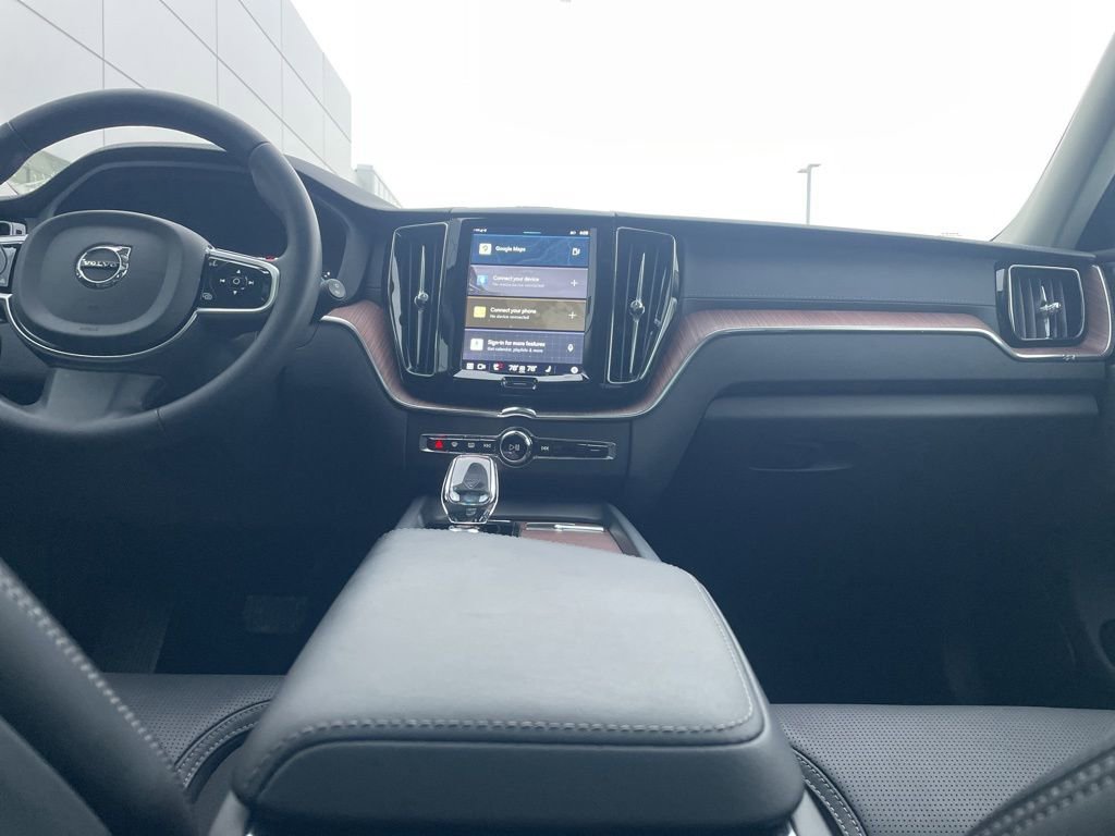 Certified 2023 Volvo XC60 B5 Ultimate image 25