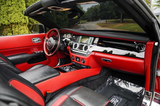 Used 2016 Rolls-Royce Dawn RWD image 30