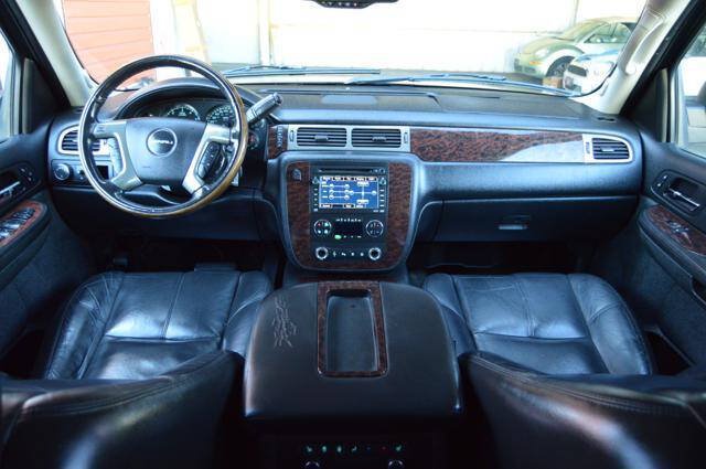 Used 2008 GMC Yukon XL Denali AWD/4WD image 15