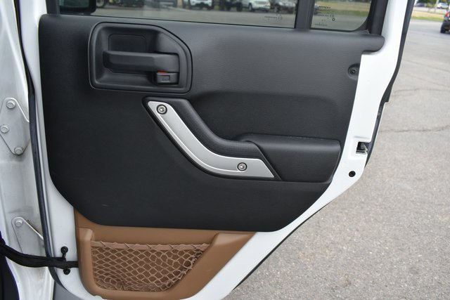 Used 2016 Jeep Wrangler Unlimited Sahara w/ Dual Top Group image 34