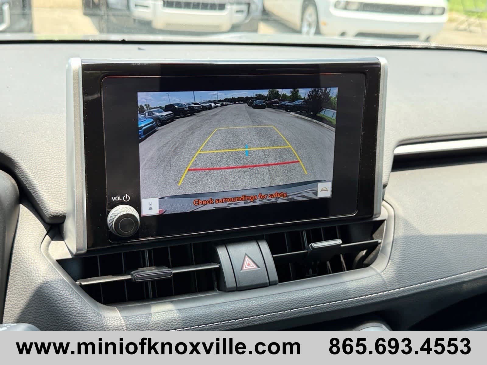 Used 2024 Toyota RAV4 LE AWD/4WD image 28