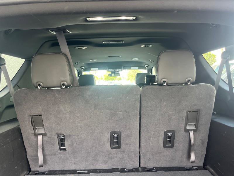 Used 2024 Chevrolet Suburban LT image 11