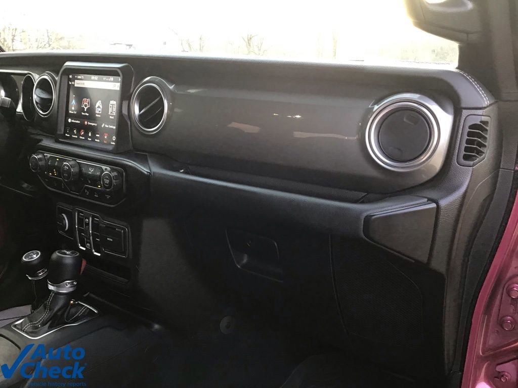 Used 2022 Jeep Wrangler Unlimited Sahara w/ Cold Weather Group image 21