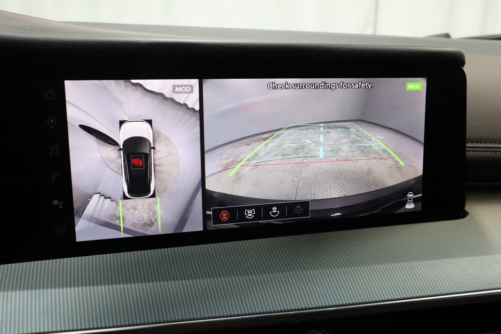 Certified 2025 Nissan Murano Platinum w/ Cargo Package image 3