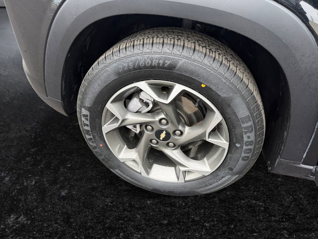 Certified 2024 Chevrolet Trax LT w/ LT Convenience Package image 9
