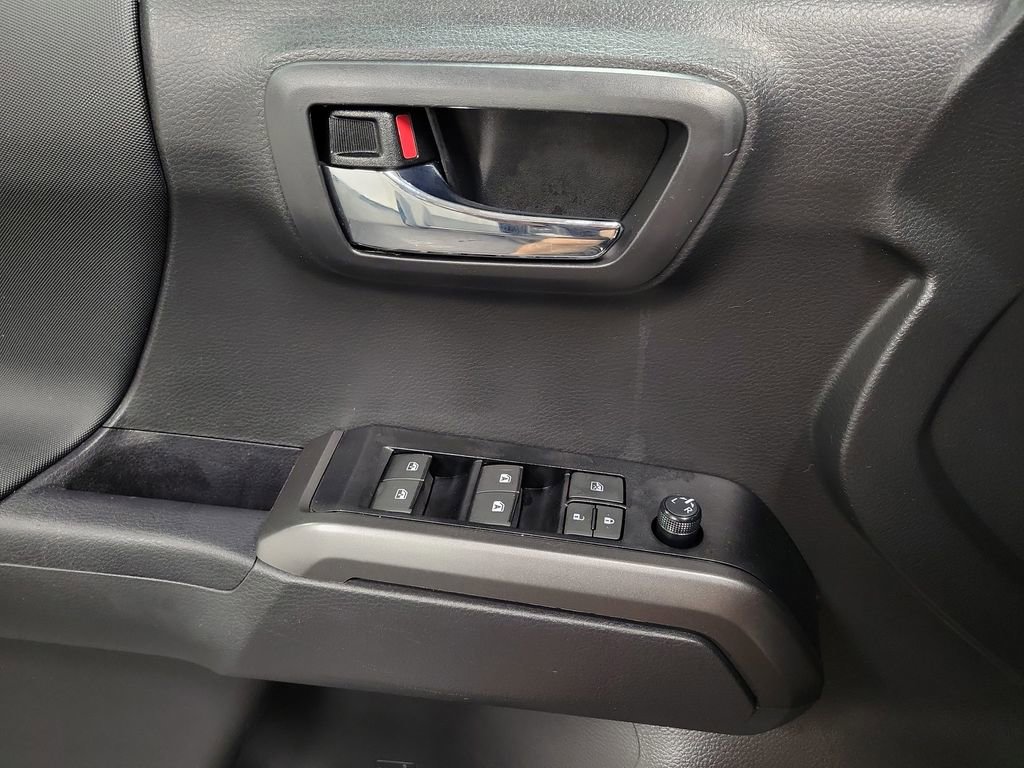 Used 2023 Toyota Tacoma TRD Off-Road AWD/4WD image 18
