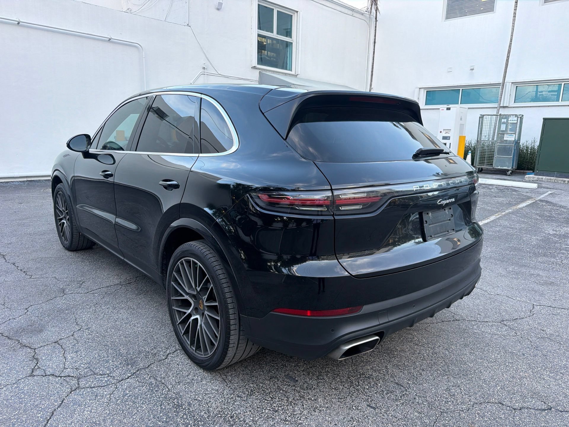 Used 2021 Porsche Cayenne AWD/4WD image 3