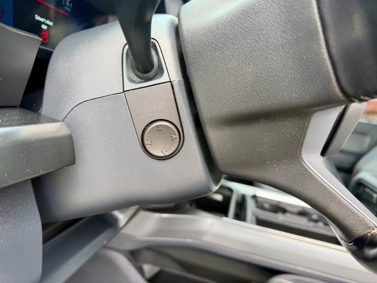 Used 2023 Ford F250 Lariat w/ Chrome Package image 25