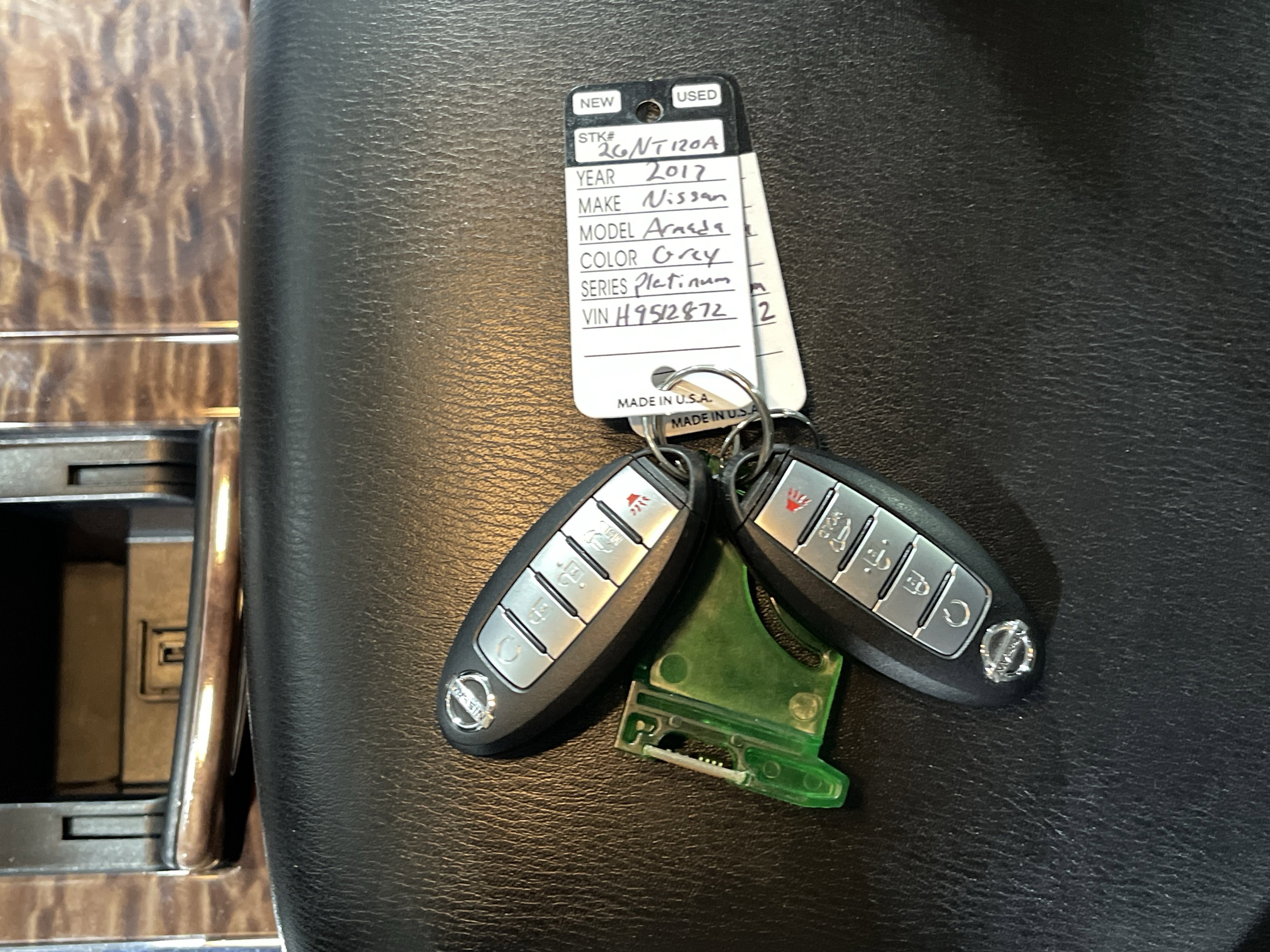 Used 2017 Nissan Armada Platinum w/ Interior Lighting Package image 28