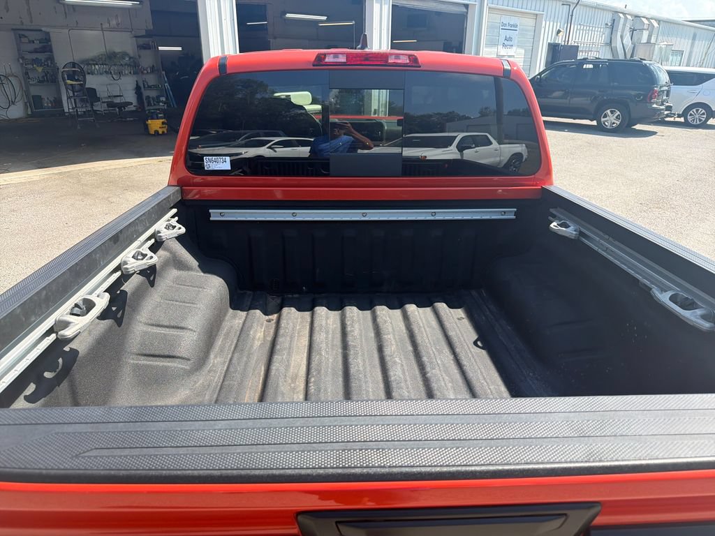 Used 2025 Nissan Frontier PRO-4X w/ Pro Convenience Package AWD/4WD image 9