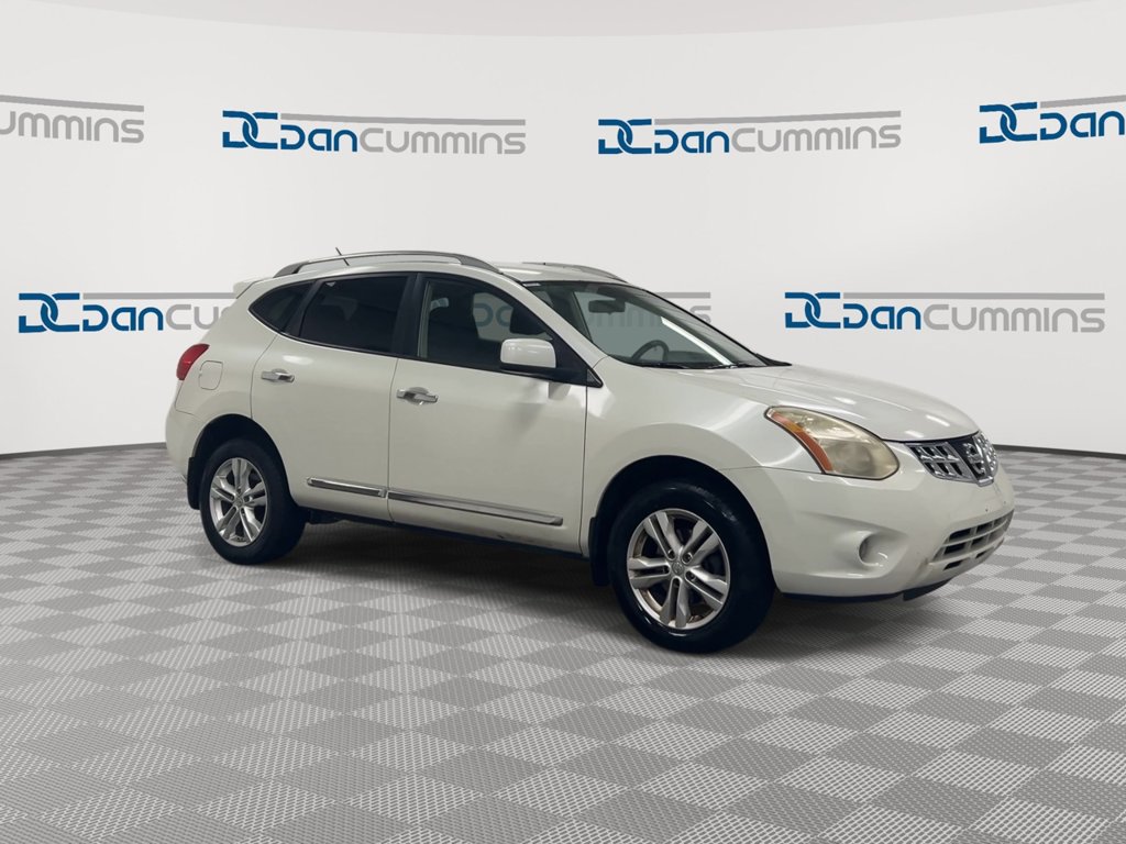 Used 2013 Nissan Rogue SV AWD/4WD image 2