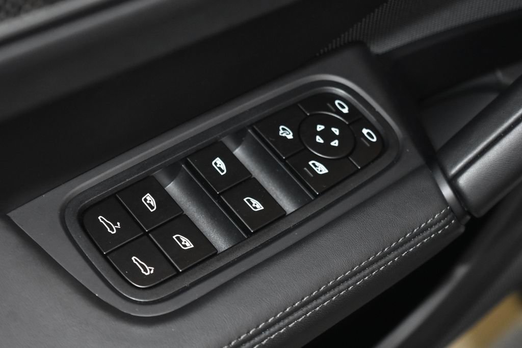 Certified 2024 Porsche Cayenne Turbo GT image 9