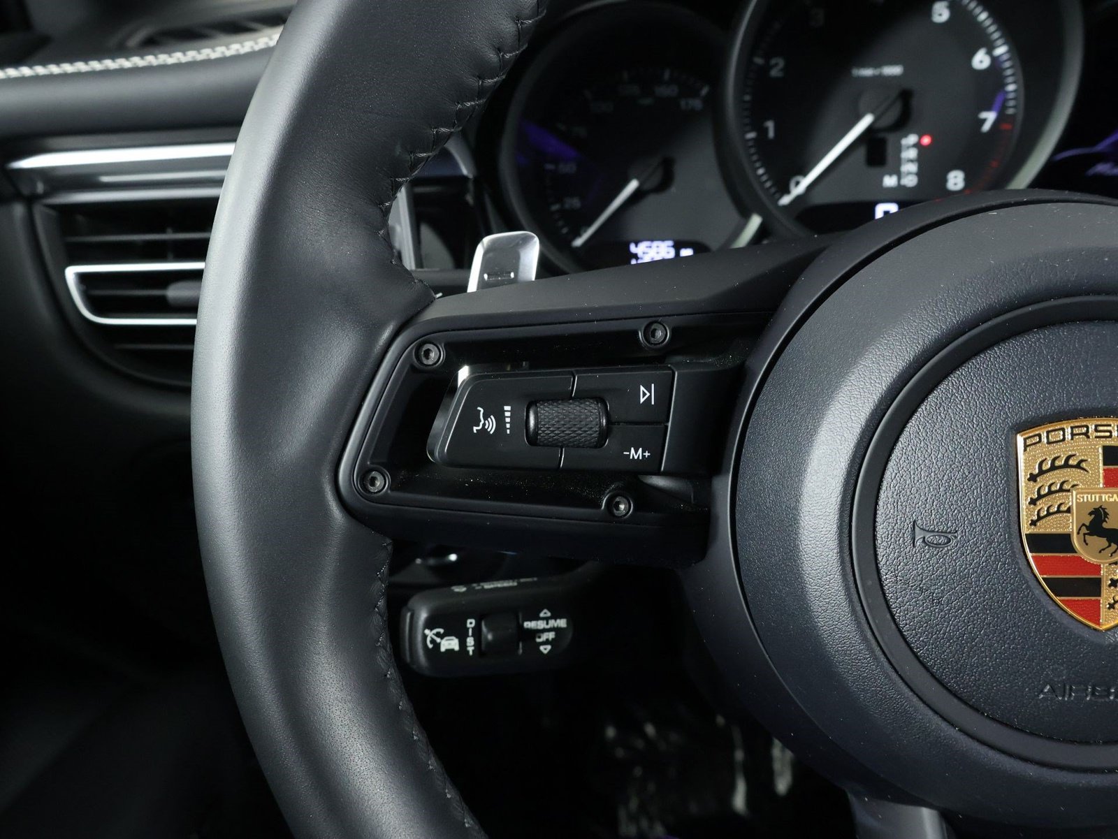 Certified 2026 Porsche Macan AWD/4WD image 14