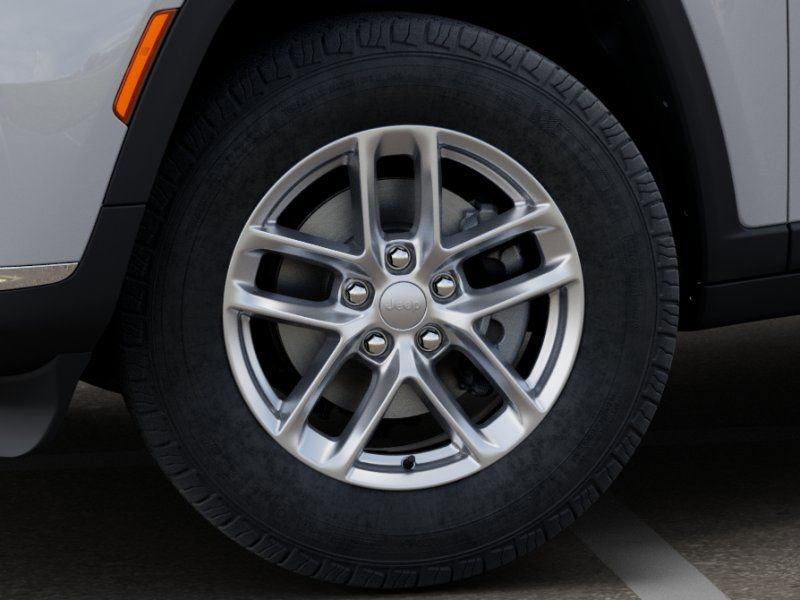 New 2025 Jeep Grand Cherokee L Laredo image 8