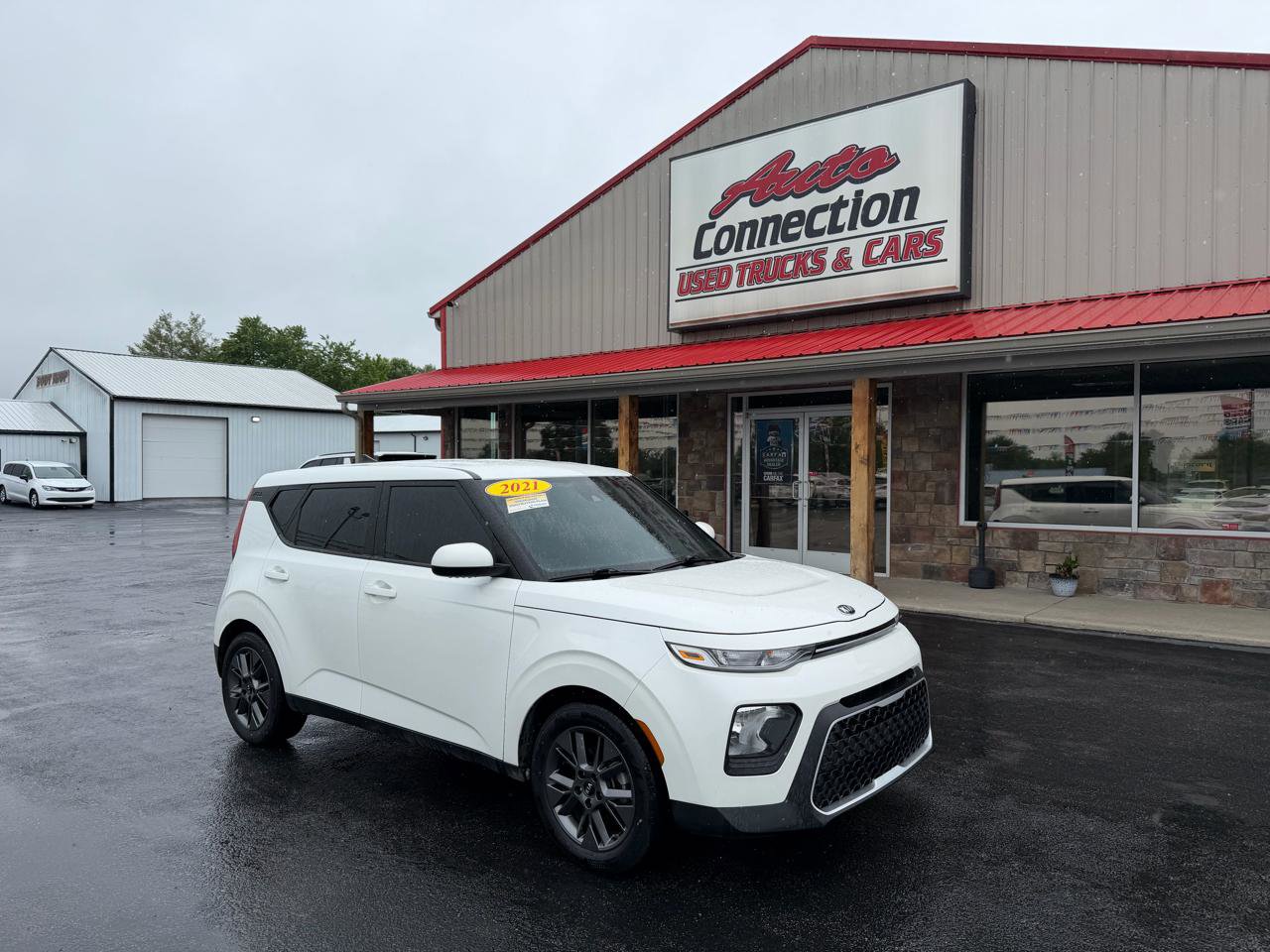 Used 2021 Kia Soul S FWD image 2