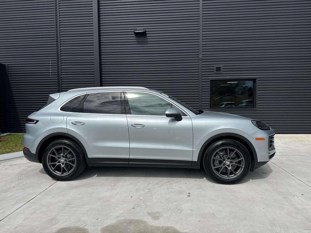 Certified 2025 Porsche Cayenne AWD/4WD image 10
