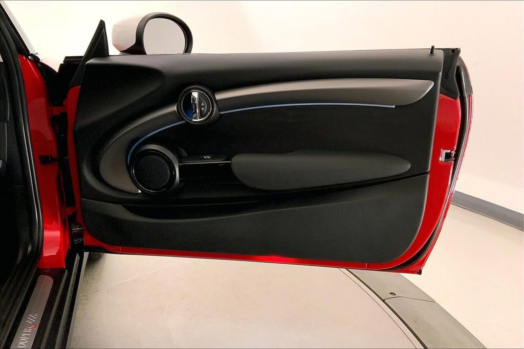 Used 2023 MINI Cooper S w/ Signature Upholstery Package image 25