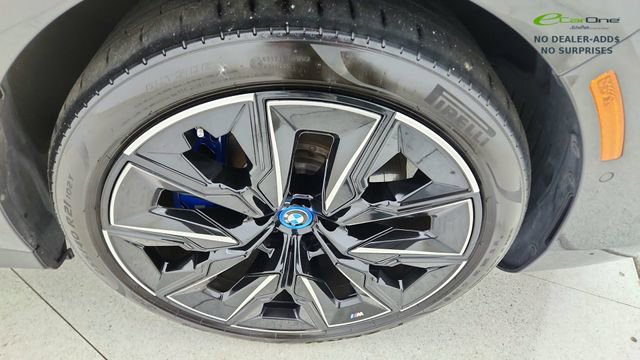 Used 2023 BMW i7 xDrive60 AWD/4WD image 57