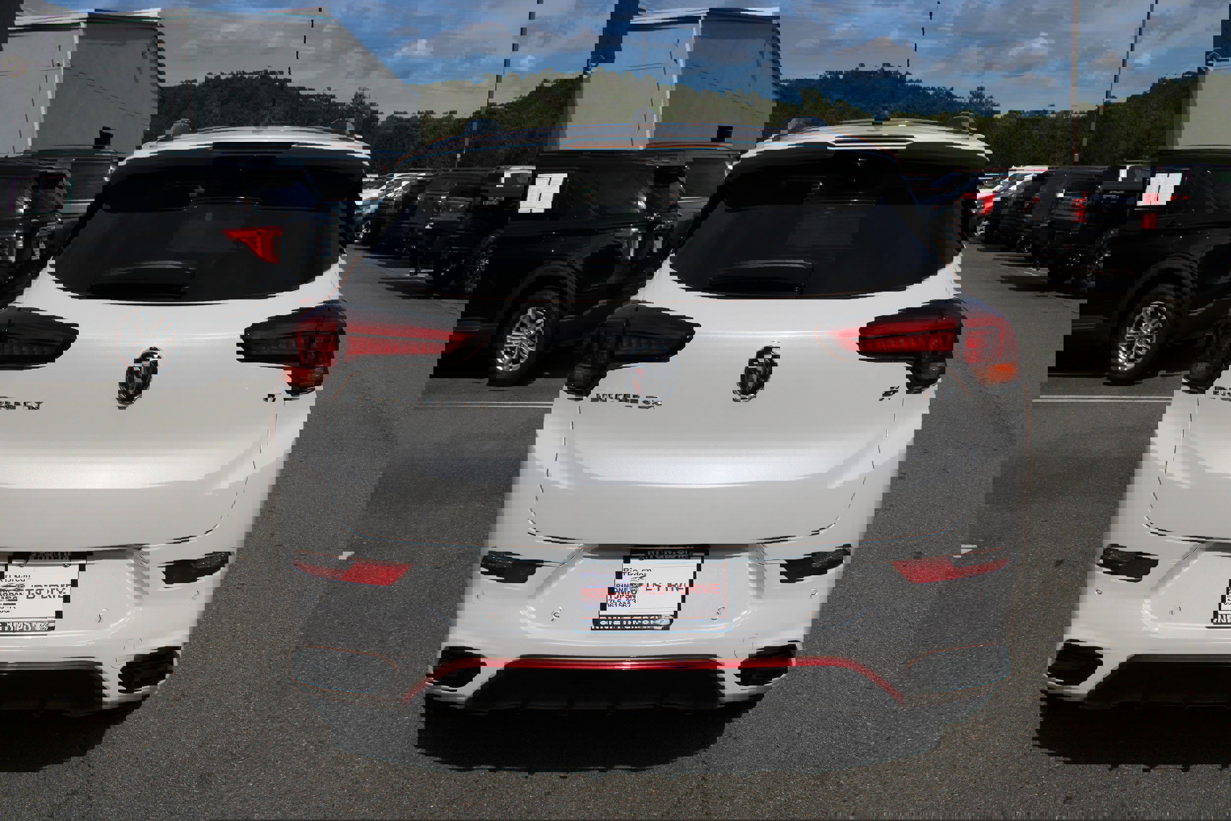 Used 2020 Buick Encore GX Essence w/ Experience Buick Package image 4