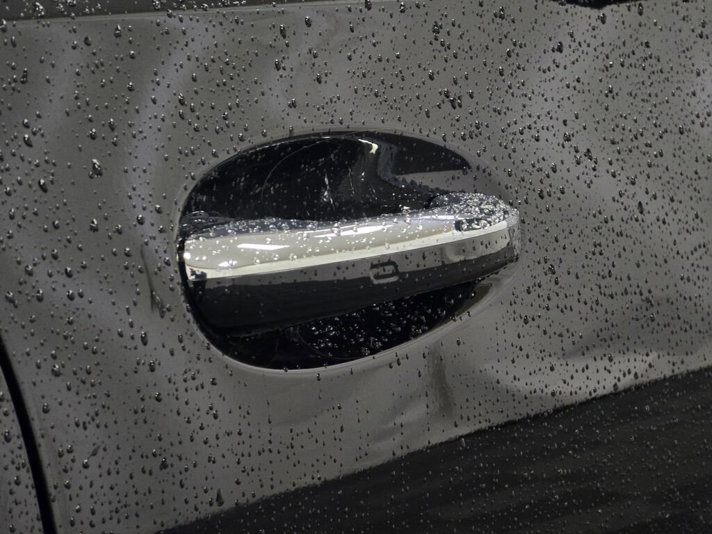 Used 2022 Mercedes-Benz C 300 4MATIC Sedan w/ Pinnacle Trim Package image 31