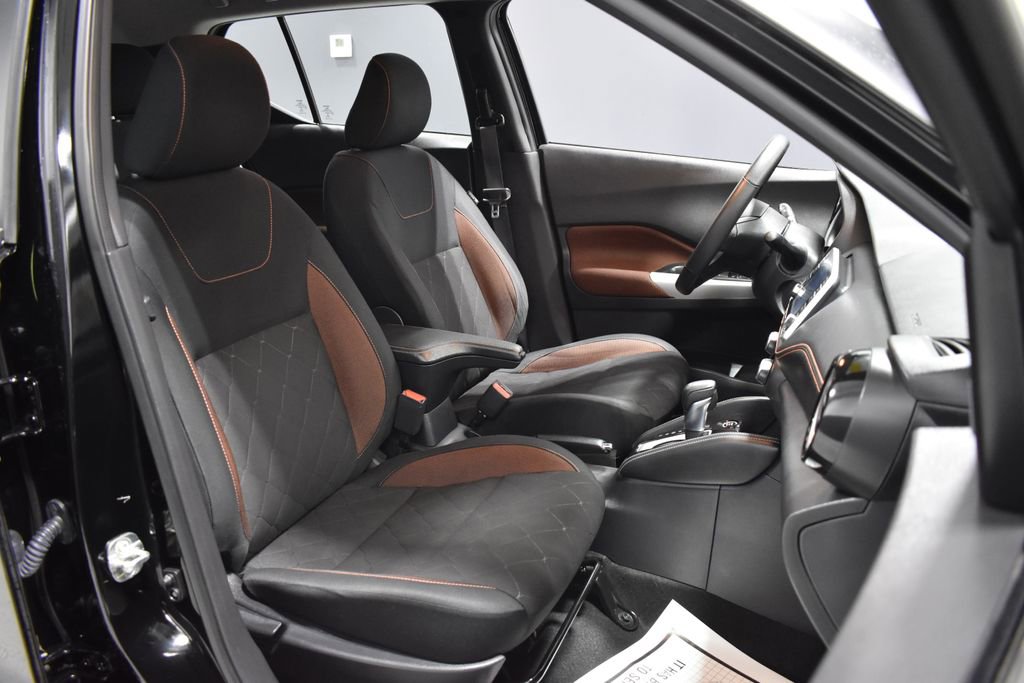 Used 2020 Nissan Kicks SR image 14