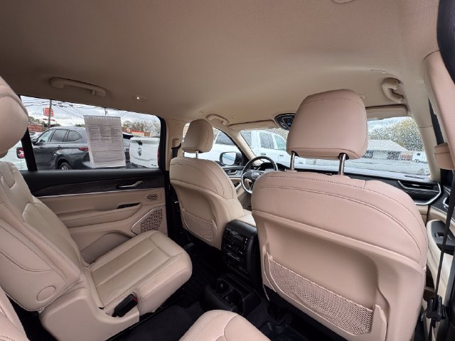 Used 2021 Jeep Grand Cherokee L Limited AWD/4WD image 12