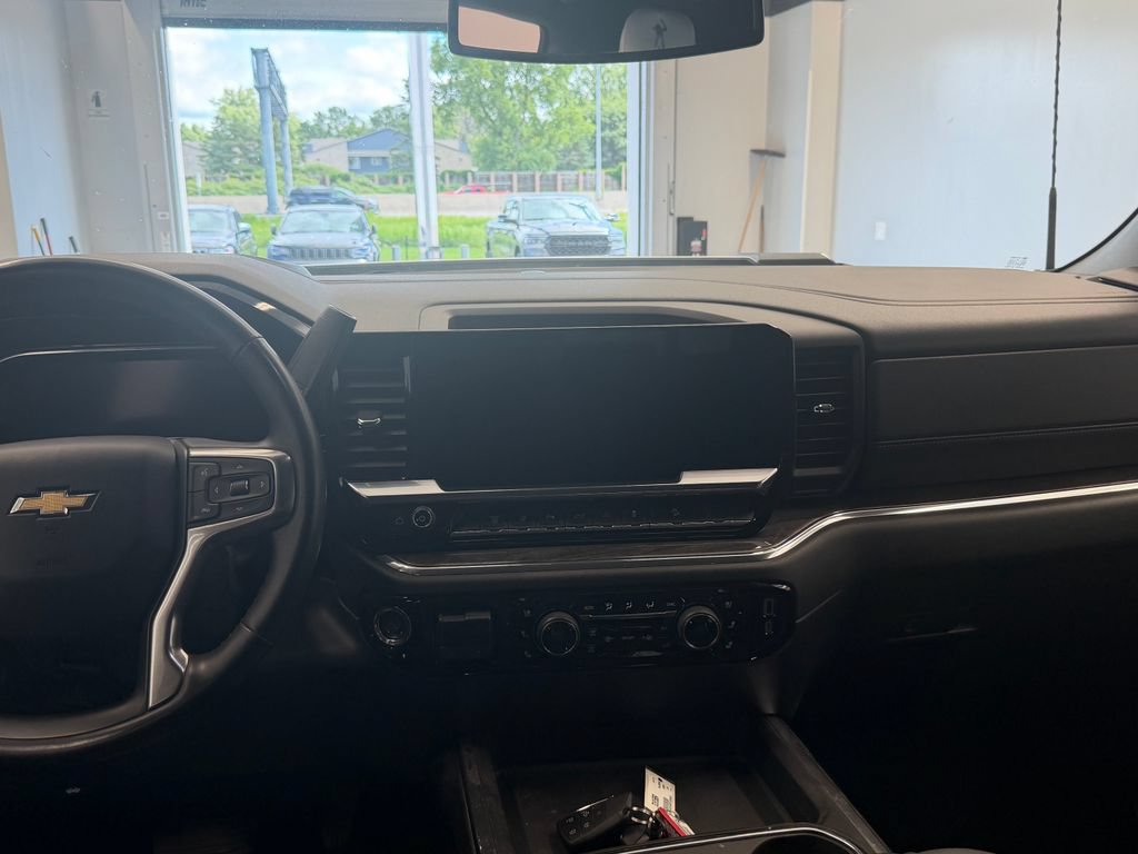 Used 2024 Chevrolet Silverado 3500 LTZ w/ LTZ Plus Package AWD/4WD image 22