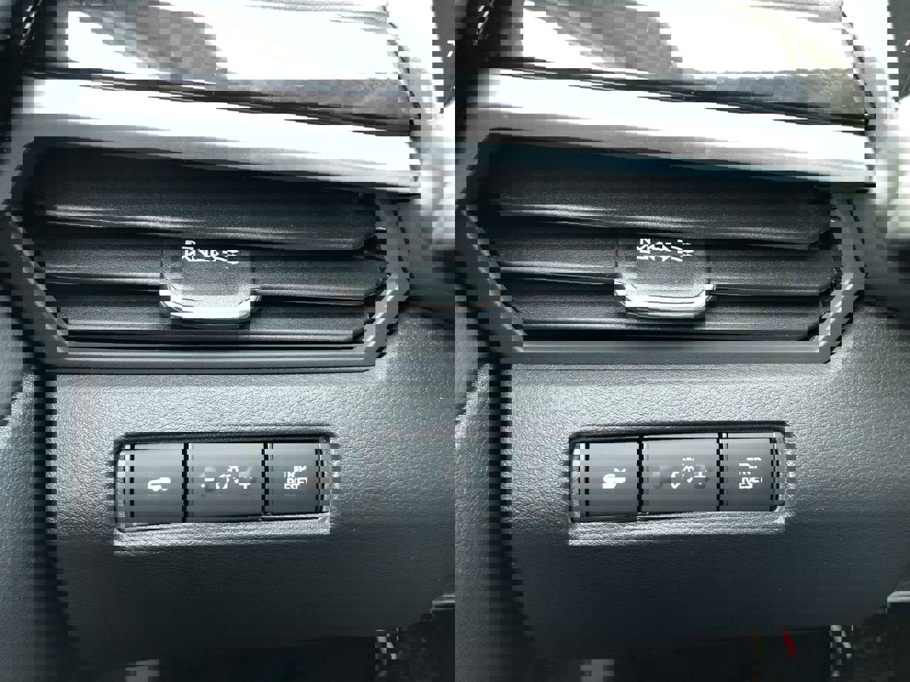 New 2025 Nissan Altima 2.5 SR w/ SR Premium Package image 18