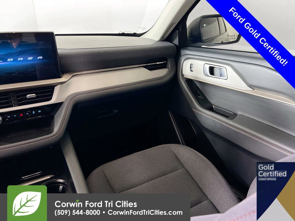 Used 2025 Ford Explorer Active image 28